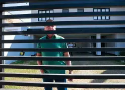 Bolsonaro recebe alta e vai para prisão domiciliar por decisão de Moraes