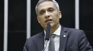 STF torna Gustavo Gayer réu por injúria contra Lula após publicação polêmica