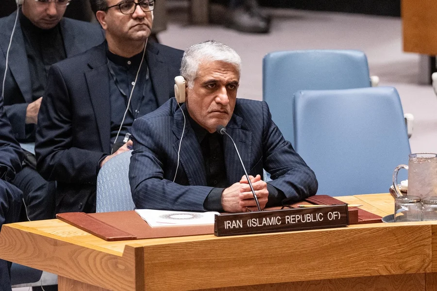 Irã reage a ameaça de Trump e fala em “genocídio”, elevando tensão global