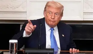 Trump pede demissão de Jimmy Kimmel após piada sobre Melania e tensão cresce nos EUA