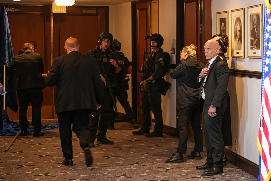 Ataque com tiros em jantar com Trump expõe falha de segurança nos EUA