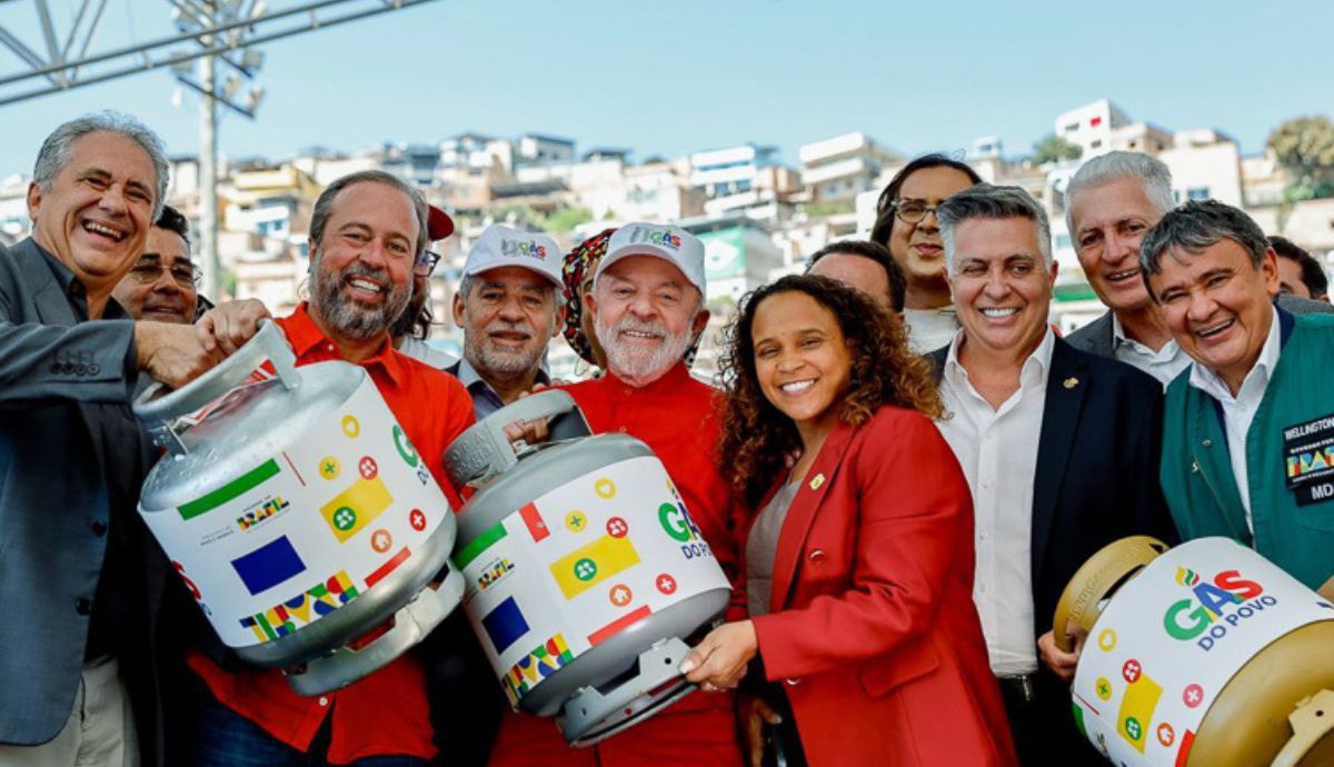Lula oficializa “Gás do Povo” e reacende debate sobre uso político de programas sociais