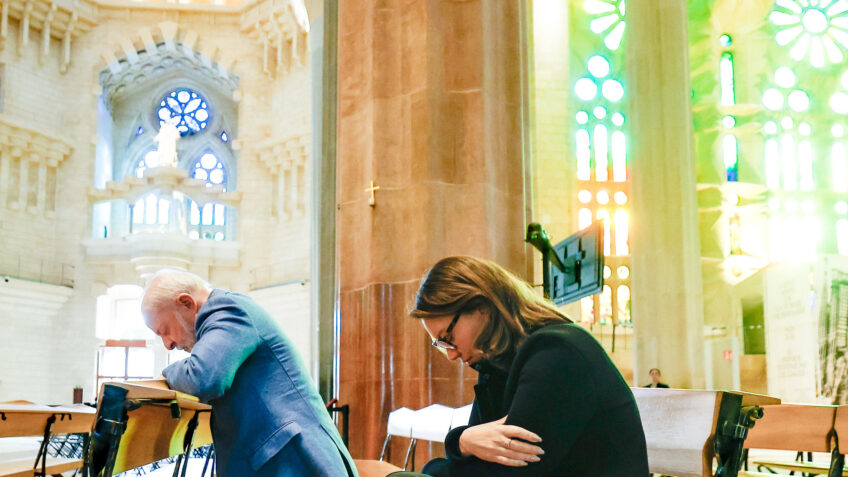 Lula e Janja visitam Sagrada Família em Barcelona e gesto gera críticas em meio a cenário político no Brasil