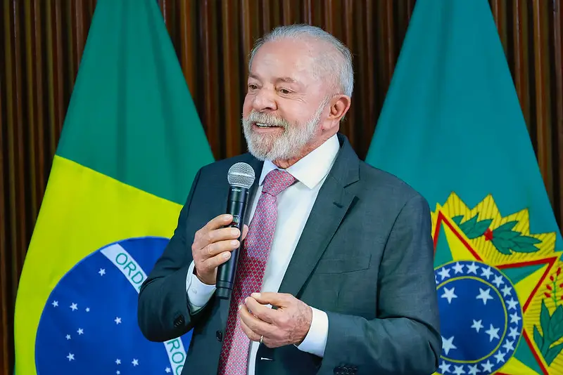 Governo Lula anuncia novo subsídio para gasolina e diesel em meio à disparada dos combustíveis Governo Lula anuncia novo subsídio para gasolina e diesel em meio à disparada dos combustíveis