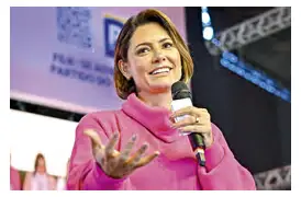 Michelle Bolsonaro é citada em representação na PGR após publicação sobre detergente Ypê