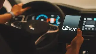 Motoristas de Uber e táxi frustram expectativa do governo e afirmam: “Programa não muda voto para Lula” Motoristas de Uber e táxi frustram expectativa do governo e afirmam: “Programa não muda voto para Lula”
