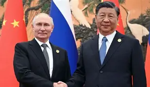 Xi Jinping recebe Putin após encontro com Trump e reforça protagonismo da China no cenário global
