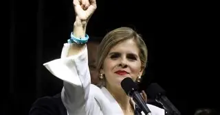 Laura Fernández é Eleita Presidente da Costa Rica e Promete Linha Dura Contra o Crime