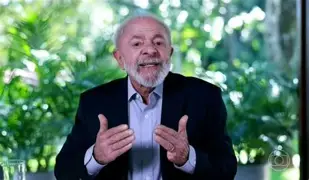 Lula ironiza Flávio Bolsonaro ao citar Vorcaro, mas relação do governo com banqueiro gera críticas