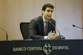 Galípolo endurece tom no Senado e diz que Banco Central “não reage a pressão” no caso Master Galípolo endurece tom no Senado e diz que Banco Central “não reage a pressão” no caso Master