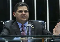 CPMI do Banco Master é travada no Congresso e decisão de Alcolumbre gera tensão política em Brasília