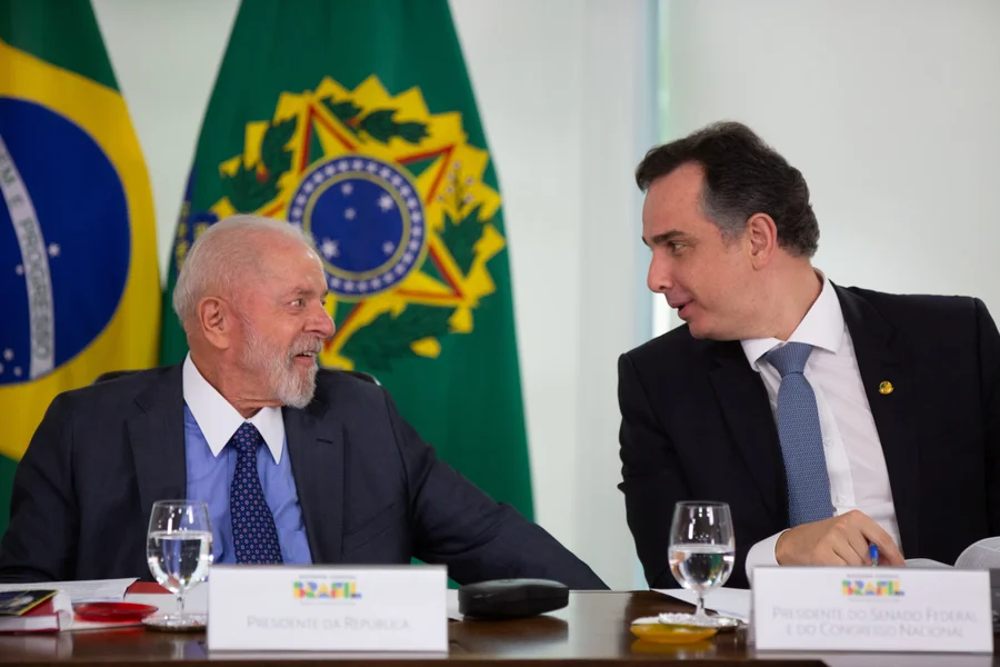 Rodrigo Pacheco desiste de disputar governo de Minas e acende alerta no PT de Lula para 2026