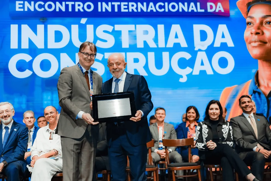 Lula defende fim da escala 6×1 e diz que brasileiros querem mais tempo “para lazer e relacionamentos” Lula defende fim da escala 6×1 e diz que brasileiros querem mais tempo “para lazer e relacionamentos”