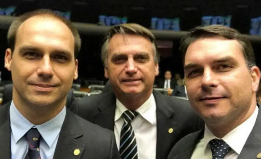PT, PCdoB e PV acionam PGR contra família Bolsonaro e ampliam tensão política em Brasília
