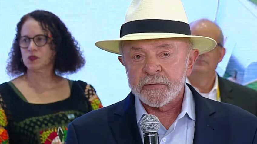 Lula diz que “pobre paga plano de saúde do rico” e critica deduções do Imposto de Renda