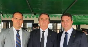 Moraes amplia pressão sobre Bolsonaro e filhos em nova frente de investigação ligada a Daniel Vorcaro Moraes amplia pressão sobre Bolsonaro e filhos em nova frente de investigação ligada a Daniel Vorcaro