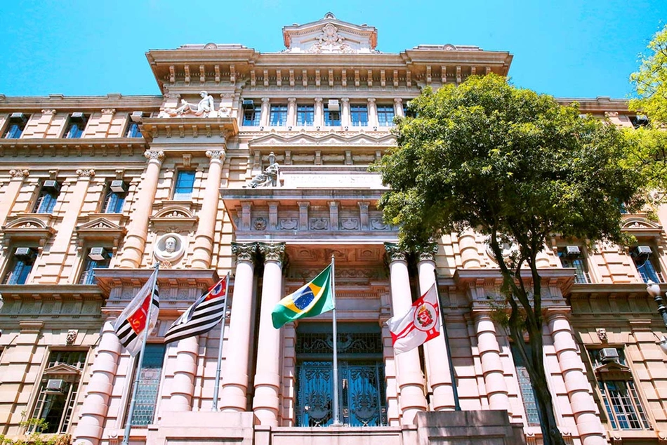 Pais condenados por homeschooling em SP reacendem debate sobre liberdade educacional e atuação da Justiça