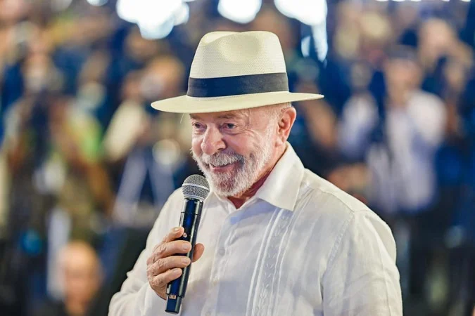 Lula enfrenta desgaste em eventos públicos e vê clima de pré-campanha ganhar força pelo país Lula enfrenta desgaste em eventos públicos e vê clima de pré-campanha ganhar força pelo país