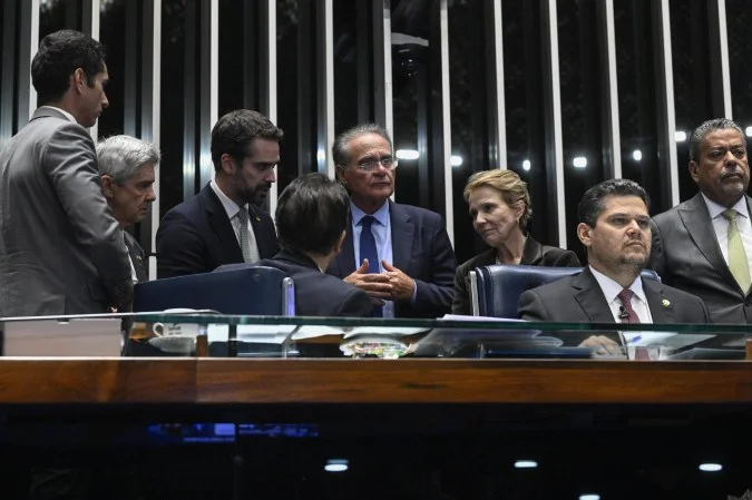 Senado aprova projetos com impacto bilionário e acende alerta sobre rombo nas contas públicas