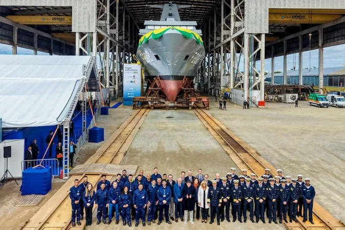 Lula participa do lançamento da Fragata Cunha Moreira e destaca investimento de R$ 13,9 bilhões na modernização da Marinha