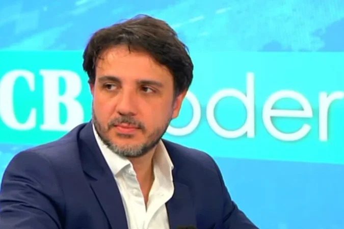 Renan Santos reage a pesquisa eleitoral, projeta vitória em 2026 e intensifica ataques contra Lula Renan Santos reage a pesquisa eleitoral, projeta vitória em 2026 e intensifica ataques contra Lula