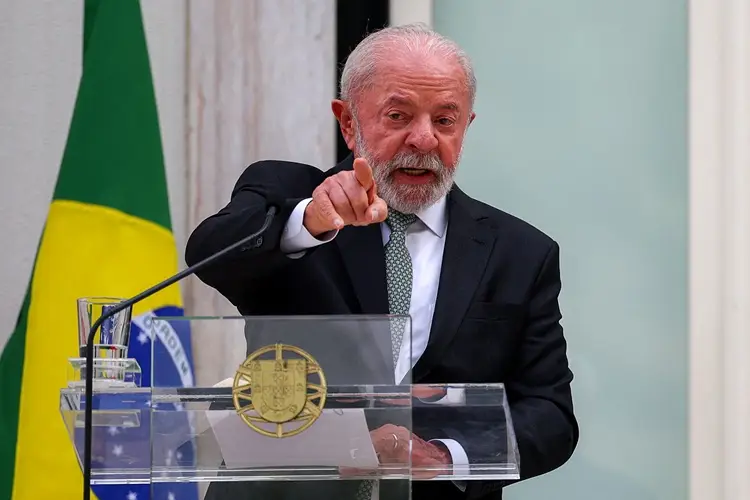 Lula sobe o tom contra aliado de Trump após ameaça de tarifaço e amplia tensão entre Brasil e EUA Lula sobe o tom contra aliado de Trump após ameaça de tarifaço e amplia tensão entre Brasil e EUA