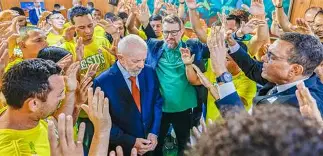 PT tenta se aproximar dos evangélicos às vésperas da eleição e gera acusações de oportunismo político