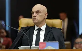 Moraes critica atuação de Eduardo Bolsonaro nos EUA e diz que imunidade parlamentar não protege pressão contra o Brasil Moraes critica atuação de Eduardo Bolsonaro nos EUA e diz que imunidade parlamentar não protege pressão contra o Brasil