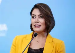 Michelle Bolsonaro revela nova crise de saúde de Jair Bolsonaro e diz que ex-presidente passará por exames