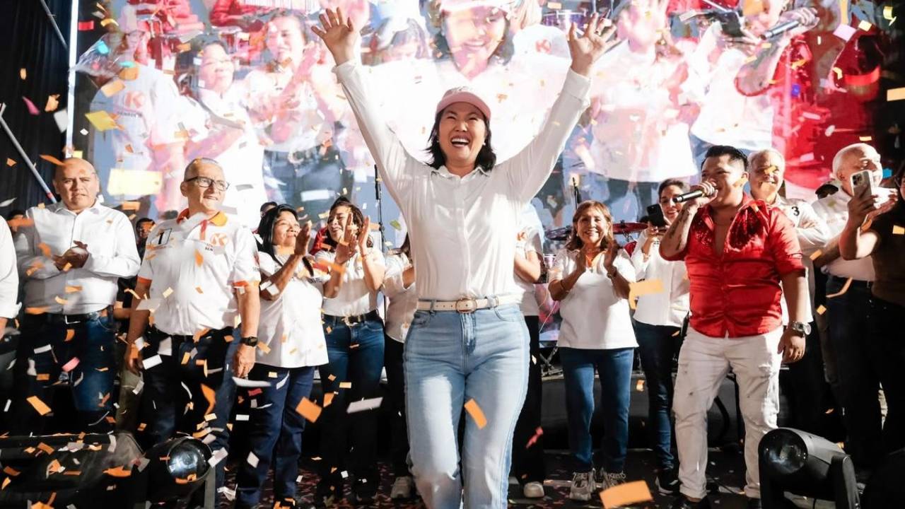 Keiko Fujimori vence eleição histórica e assume Presidência do Peru após disputa acirrada