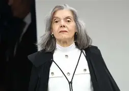 Cármen Lúcia rebate perdão a Monique Medeiros e faz alerta: “Lei não pode ser diferente para homens e mulheres”