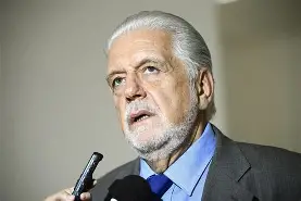 Caso Master: PF aponta mensagens e pagamentos ligados a Jaques Wagner em investigação sobre venda do Banco Master ao BRB Caso Master: PF aponta mensagens e pagamentos ligados a Jaques Wagner em investigação sobre venda do Banco Master ao BRB