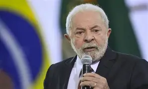 Lula volta a atacar Flávio e Eduardo Bolsonaro após ameaça de tarifa dos EUA: “Traidores da pátria” Lula volta a atacar Flávio e Eduardo Bolsonaro após ameaça de tarifa dos EUA: “Traidores da pátria”