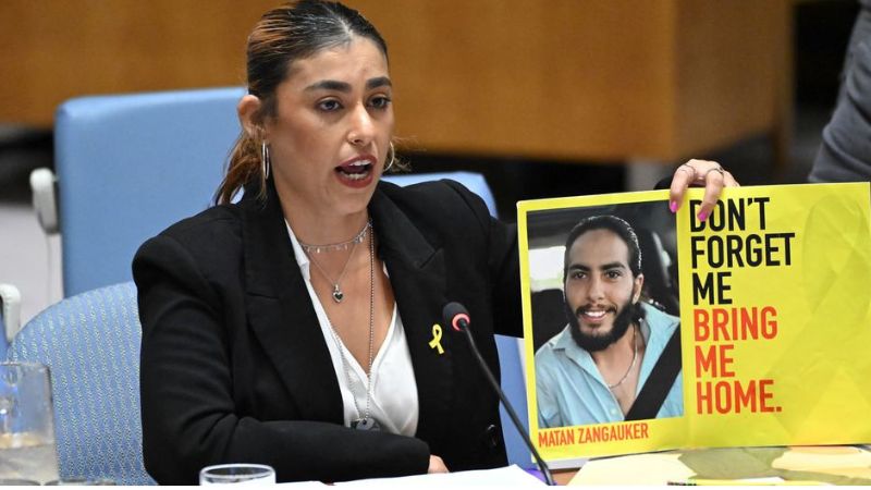 Ex-refém do Hamas cobra ONU e rompe o silêncio: “Por que vocês ignoraram nosso sofrimento?”