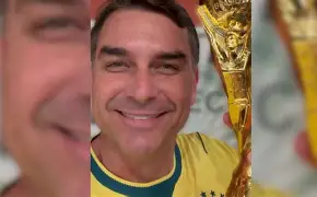 Flávio Bolsonaro celebra vitória da direita na Colômbia e afirma que avanço conservador ganha força na América Latina Flávio Bolsonaro celebra vitória da direita na Colômbia e afirma que avanço conservador ganha força na América Latina