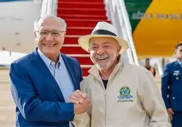 Lula embarca para a França rumo à Cúpula do G7 e deixa Alckmin no comando do país