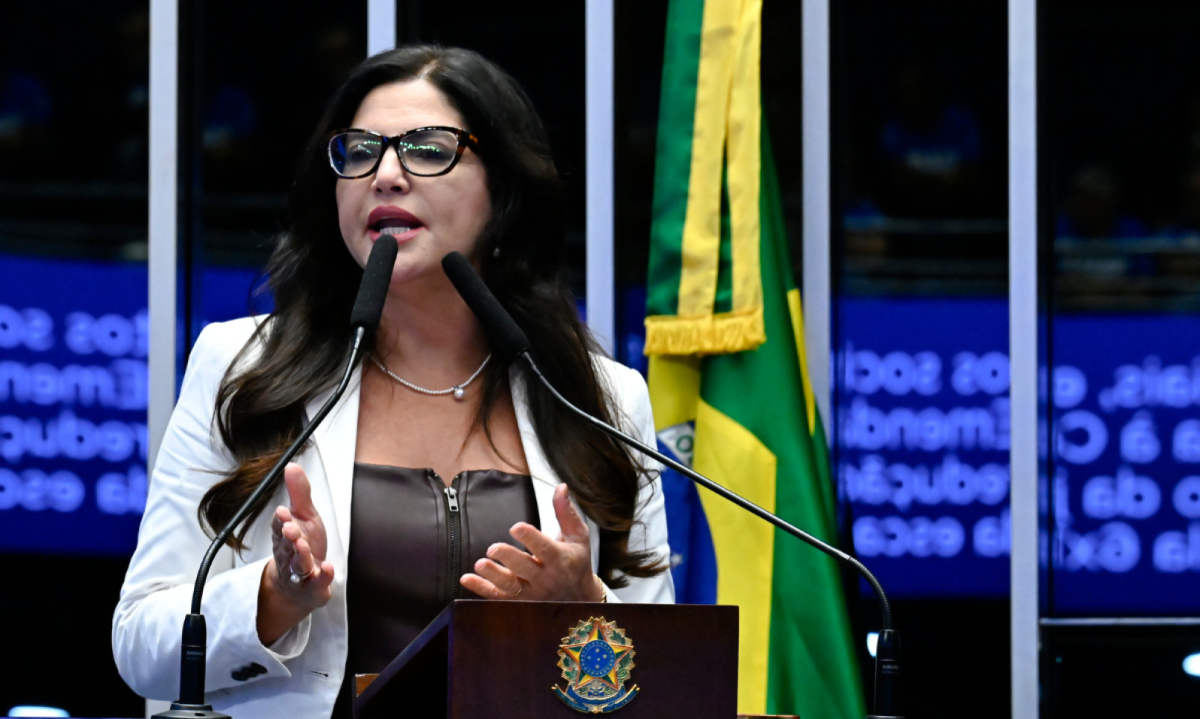 Diretora da Fiesp critica fim da escala 6×1 e diz que mudança pode afetar funcionamento de salões, supermercados e farmácias