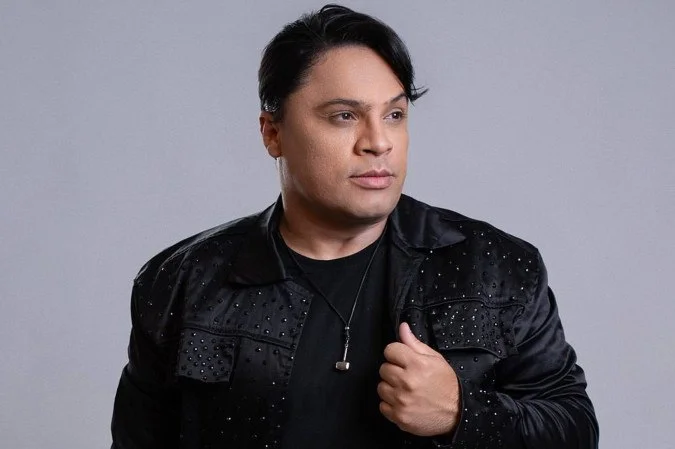 Morre Neto Araújo, ex-vocalista da Cavaleiros do Forró e cantor da banda Collo de Menina, aos 42 anos