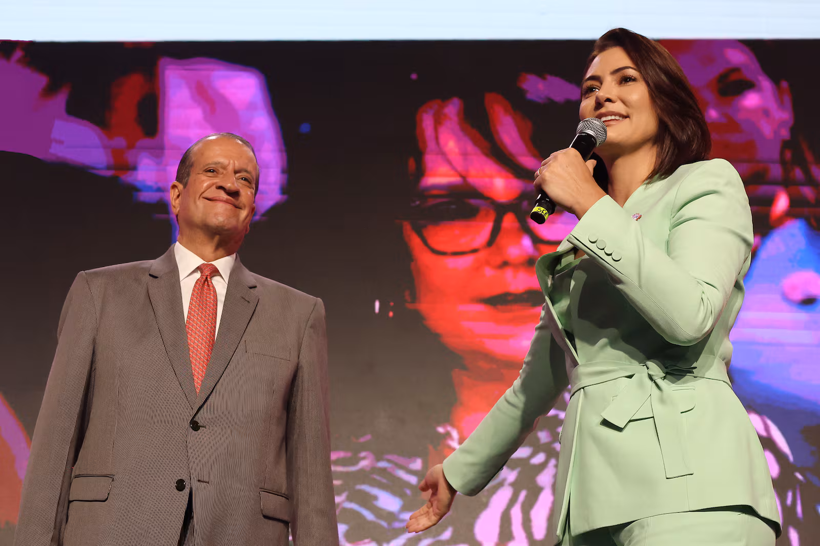 Michelle Bolsonaro deixa comando do PL Mulher para cuidar de Jair Bolsonaro, afirma Valdemar Costa Neto