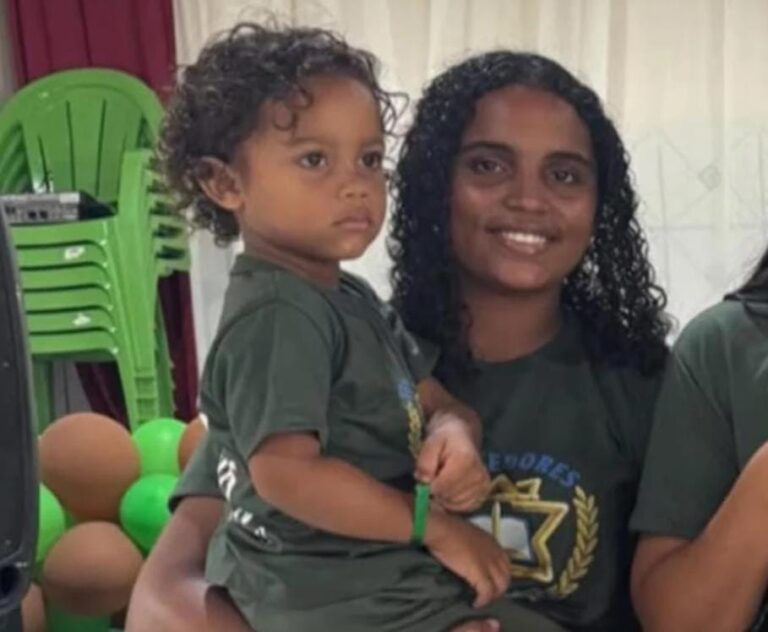 Grávida e filho de 4 anos são encontrados carbonizados após ataque armado e incêndio em casa no Maranhão Grávida e filho de 4 anos são encontrados carbonizados após ataque armado e incêndio em casa no Maranhão