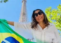 “Eu trabalho efetivamente”: Janja reage às críticas sobre viagens, diz sofrer misoginia e reacende debate sobre o papel da primeira-dama