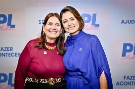 Bia Kicis confirma pré-candidatura de Michelle Bolsonaro ao Senado pelo Distrito Federal durante evento do Republicanos Bia Kicis confirma pré-candidatura de Michelle Bolsonaro ao Senado pelo Distrito Federal durante evento do Republicanos