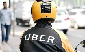 Justiça derruba veto e manda São Paulo credenciar Uber Moto em até 48 horas Justiça derruba veto e manda São Paulo credenciar Uber Moto em até 48 horas
