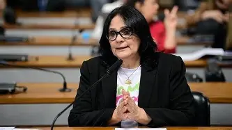 Damares Alves deixa equipe do plano de governo de Flávio Bolsonaro após ataques e crise interna no bolsonarismo Damares Alves deixa equipe do plano de governo de Flávio Bolsonaro após ataques e crise interna no bolsonarismo
