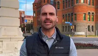 Eduardo Bolsonaro chora nos Estados Unidos, critica aliados e reacende tensão no campo bolsonarista Eduardo Bolsonaro chora nos Estados Unidos, critica aliados e reacende tensão no campo bolsonarista