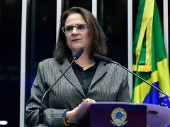 Damares reafirma apoio a Flávio Bolsonaro, nega rompimento e faz apelo por união da direita