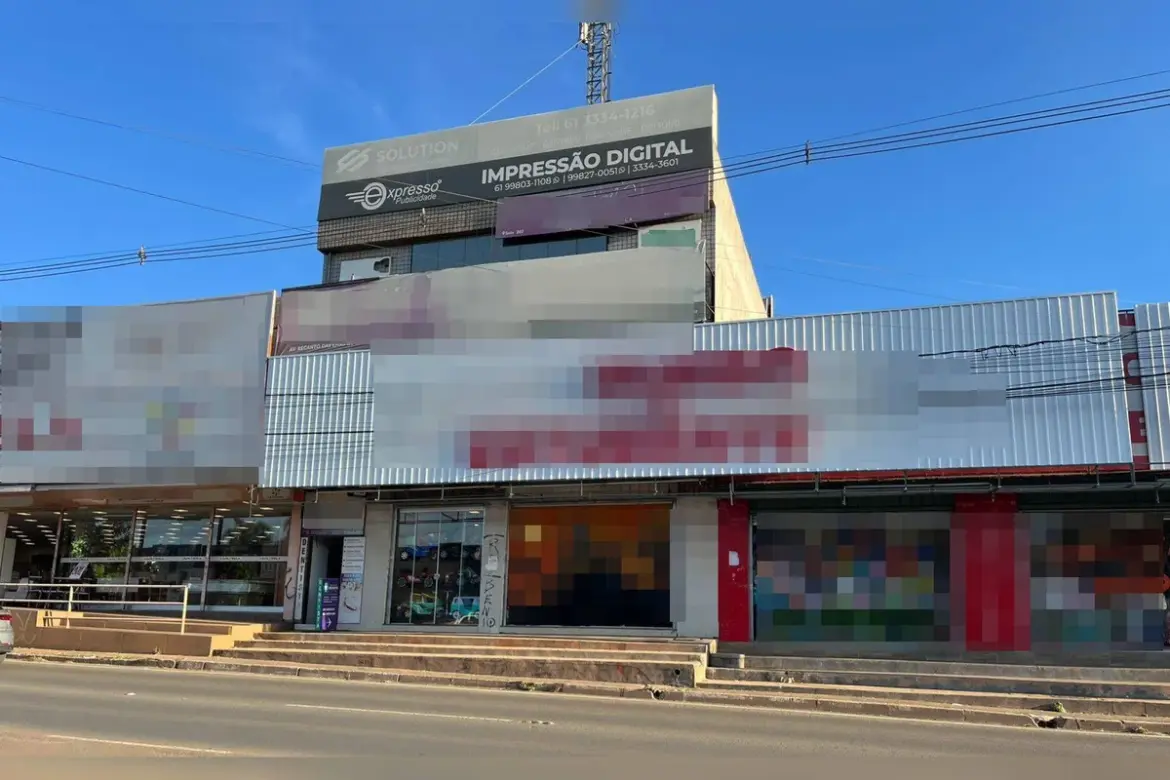 Empresas em sobrado no DF são suspeitas de lavar R$ 304 milhões em esquema de fraudes no INSS Empresas em sobrado no DF são suspeitas de lavar R$ 304 milhões em esquema de fraudes no INSS