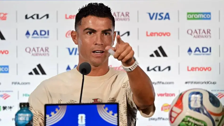 Cristiano Ronaldo confronta jornalista brasileiro em coletiva e provoca: “Sei que você não gosta de mim” Cristiano Ronaldo confronta jornalista brasileiro em coletiva e provoca: “Sei que você não gosta de mim”