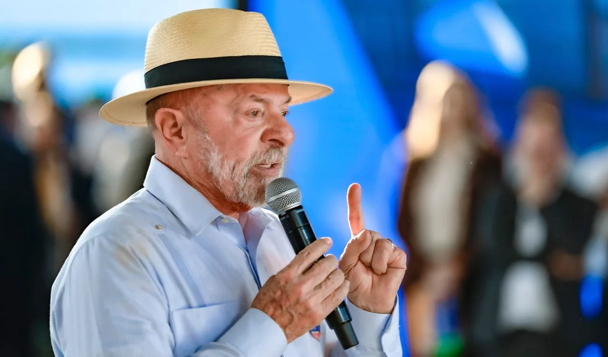 Lula reage à carta de Flávio Bolsonaro aos EUA e acusa família de agir contra os interesses do Brasil