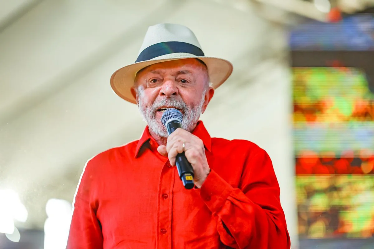 Lula anuncia que continuará visitando obras durante o defeso eleitoral e volta a criticar gestão Bolsonaro